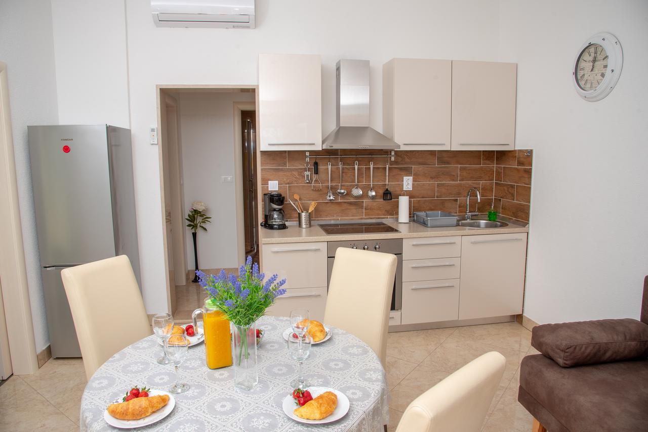 Apartment Ariana Bol Kültér fotó